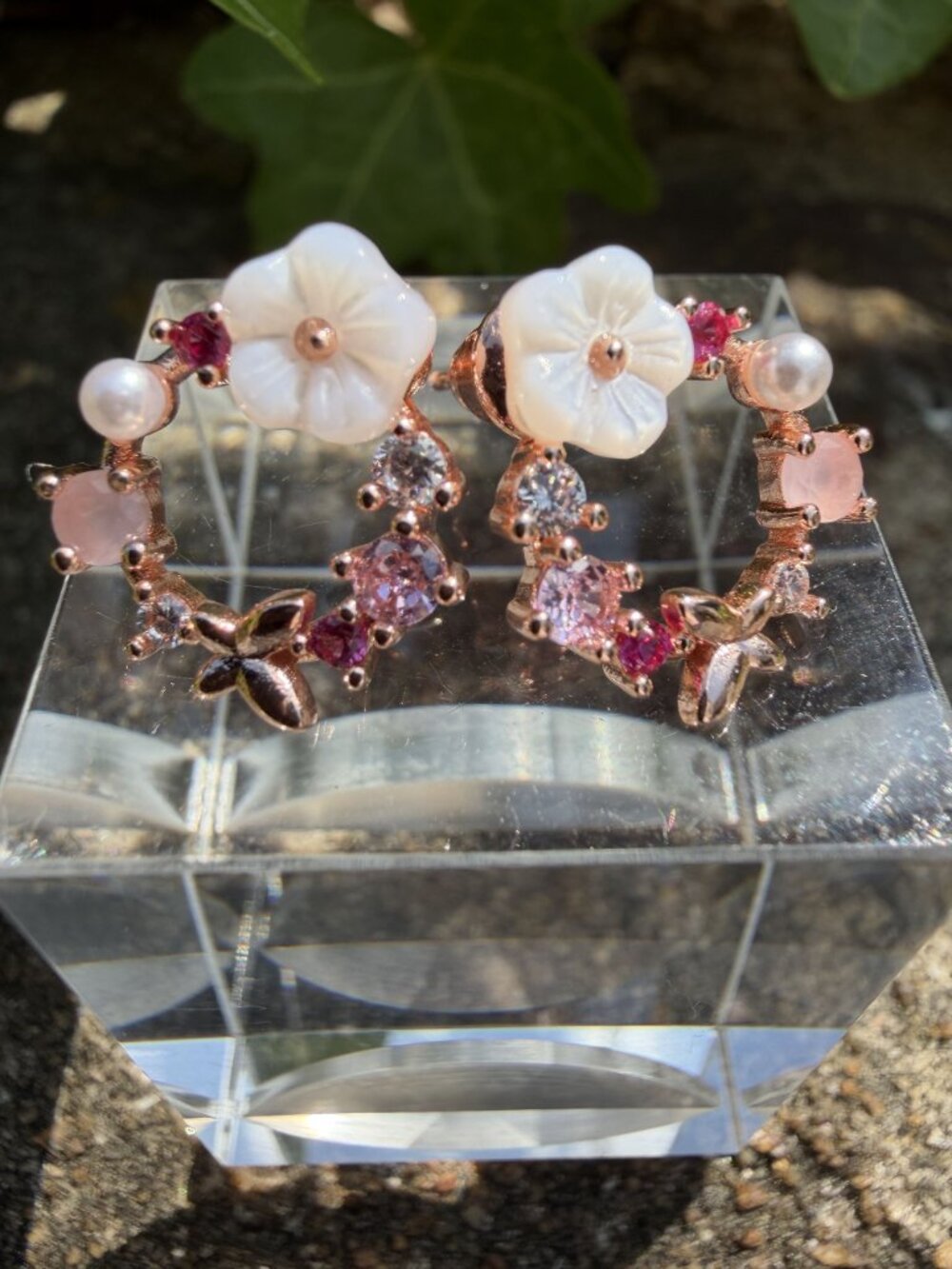 Ramla Flower Stud Earrings 18K Rose Gold Plated Gemstone Shell Pink Spring NEW - Picture 2 of 12
